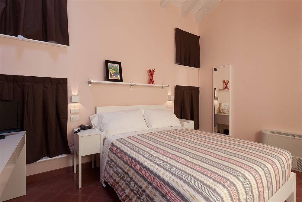 Hotel Forlanini 52 파르마 외부 사진