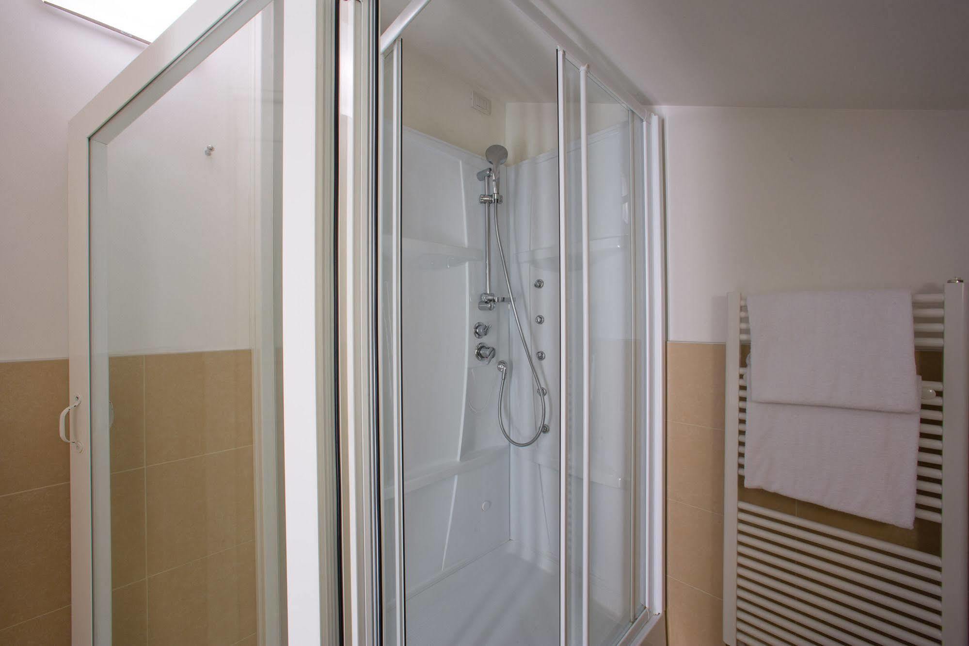 Hotel Forlanini 52 파르마 외부 사진