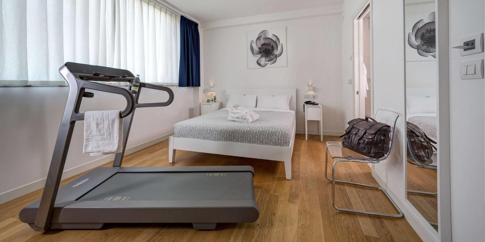 Hotel Forlanini 52 파르마 외부 사진